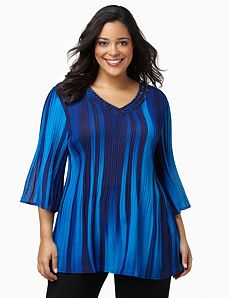 Crisp Crest V-Neck