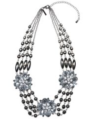 Floral pendant bib necklace