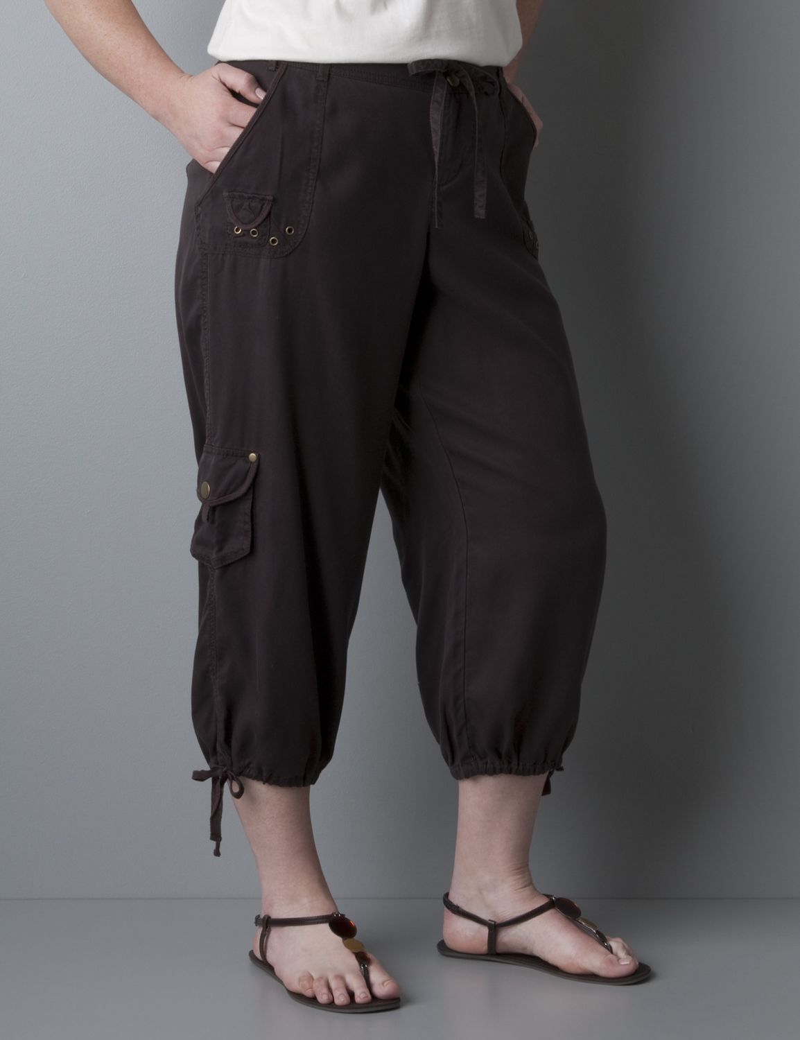 plus size cargo capri
