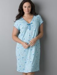 V-neck sleep shirt