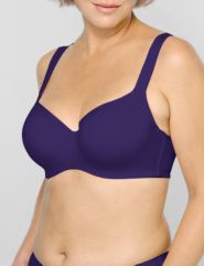 Smooth and seamless balconette bra