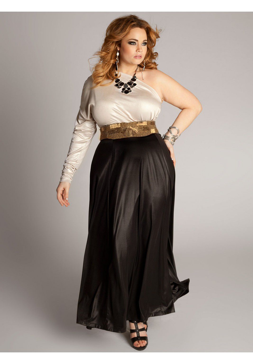 BLACK/IVORY