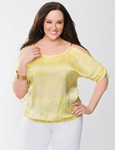 Cold shoulder top with chain