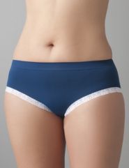 Lace trim seamless hipster panty by Cacique