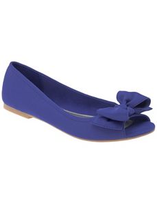 Peep toe flat with bow